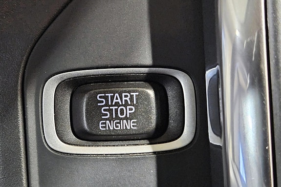 Volvo XC60 13 of 30