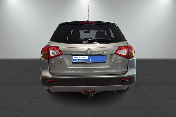 Suzuki Vitara 4 of 17