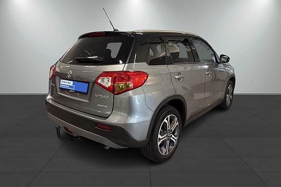 Suzuki Vitara 3 of 17