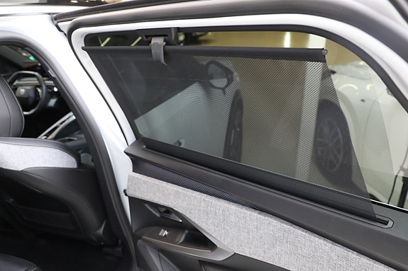 Peugeot e-5008 15 of 30