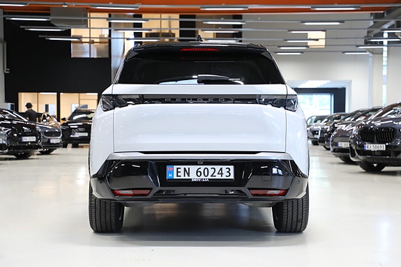 Peugeot e-5008 7 of 30