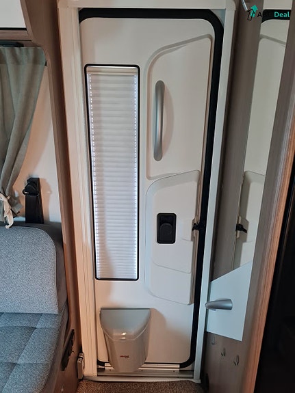 Carado T459 | HØSTSALG | 15.000KM | FaceToFace | Queenbed | 185W Solc.panel + 2stk.100aH.LithiumBatt. | Sykkelstativ | 17 of 30