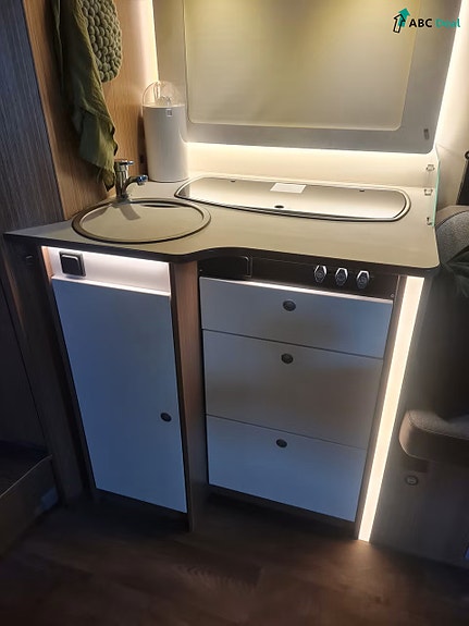 Carado T459 | HØSTSALG | 15.000KM | FaceToFace | Queenbed | 185W Solc.panel + 2stk.100aH.LithiumBatt. | Sykkelstativ | 15 of 30