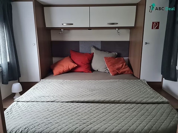 Carado T459 | HØSTSALG | 15.000KM | FaceToFace | Queenbed | 185W Solc.panel + 2stk.100aH.LithiumBatt. | Sykkelstativ | 12 of 30