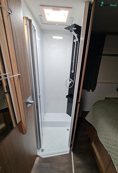 Carado T459 | HØSTSALG | 15.000KM | FaceToFace | Queenbed | 185W Solc.panel + 2stk.100aH.LithiumBatt. | Sykkelstativ | 18 of 30