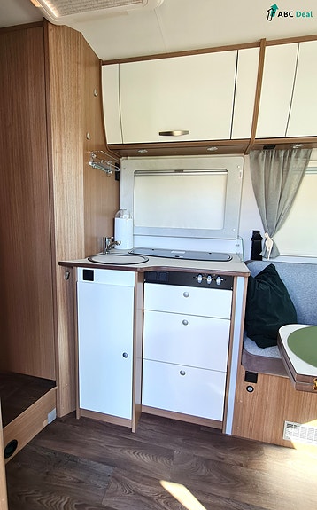 Carado T459 | HØSTSALG | 15.000KM | FaceToFace | Queenbed | 185W Solc.panel + 2stk.100aH.LithiumBatt. | Sykkelstativ | 13 of 30