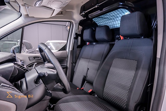 Ford Transit Connect 19 of 30