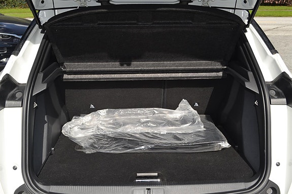Peugeot 2008 7 of 18
