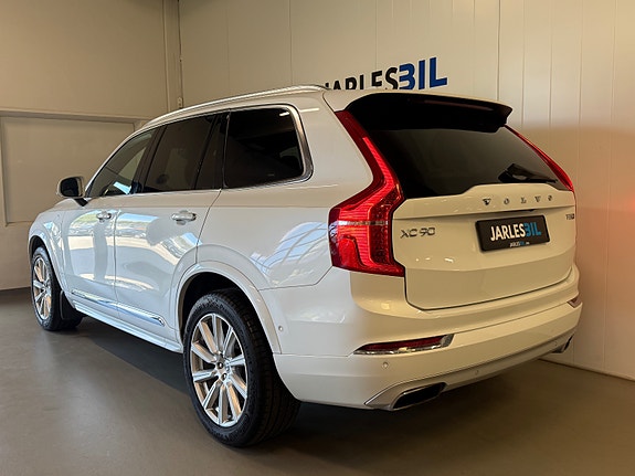Volvo XC90 15 of 26