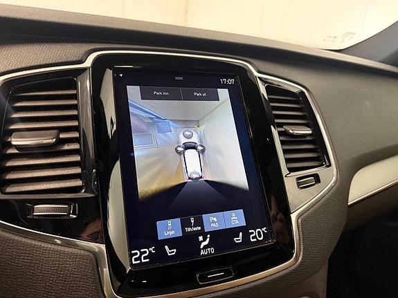 Volvo XC90 26 of 26