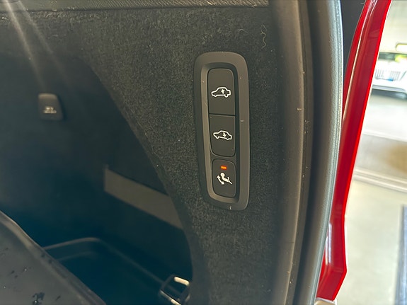 Volvo XC90 10 of 26