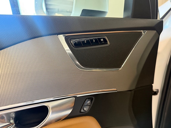 Volvo XC90 20 of 26