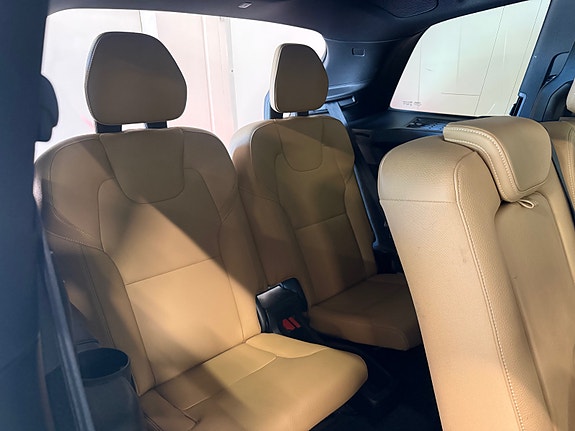 Volvo XC90 9 of 26