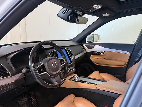 Volvo XC90 17 of 26