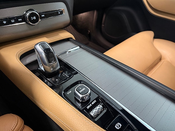Volvo XC90 21 of 26