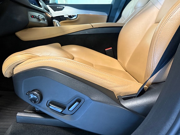 Volvo XC90 19 of 26