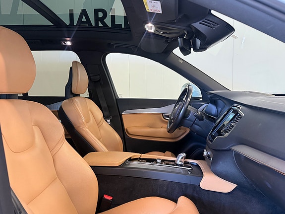 Volvo XC90 5 of 26