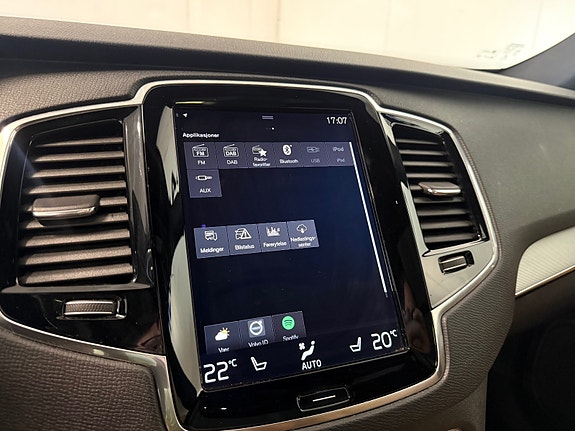 Volvo XC90 25 of 26