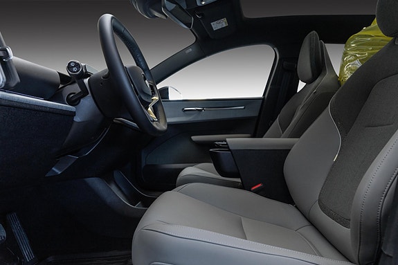 Volvo EX30 18 of 24