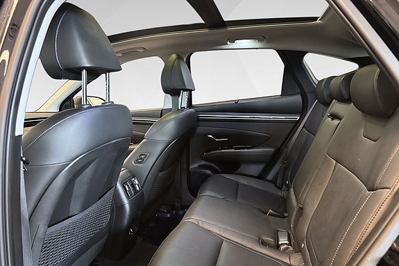 Hyundai Tucson 17 of 21