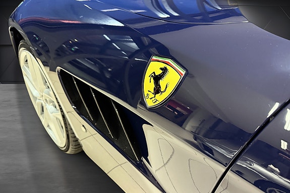 Ferrari GTC4Lusso 8 of 30