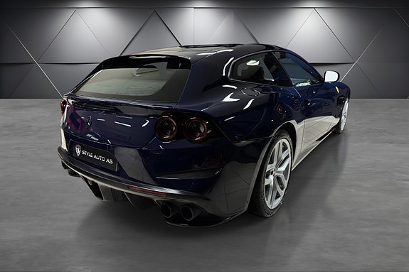 Ferrari GTC4Lusso 5 of 30