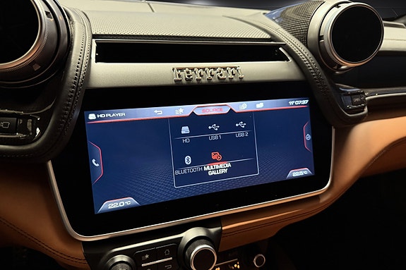 Ferrari GTC4Lusso 29 of 30