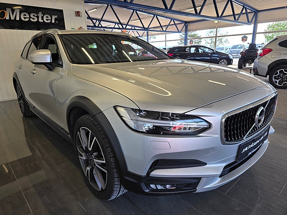 Volvo V90 Cross Country 6 of 27