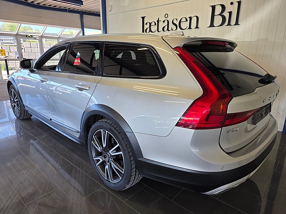 Volvo V90 Cross Country 3 of 27