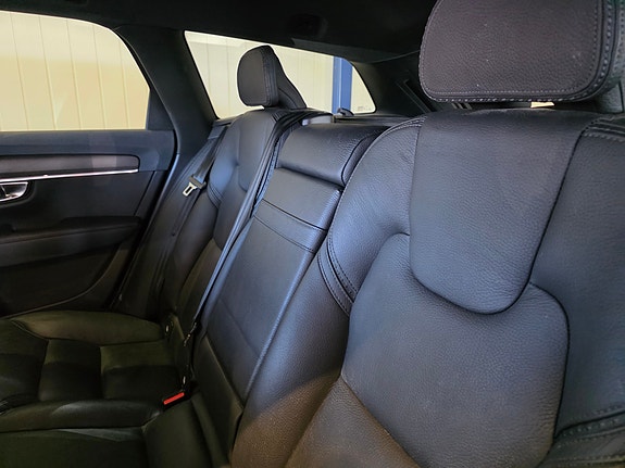 Volvo V90 Cross Country 7 of 27