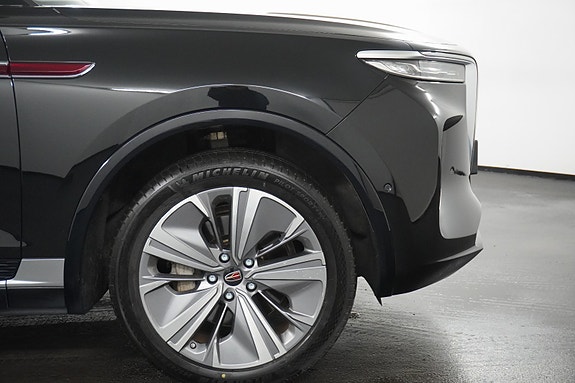 Hongqi E-HS9 2 of 30
