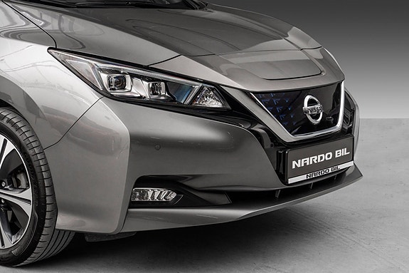 Nissan Leaf 2 of 23