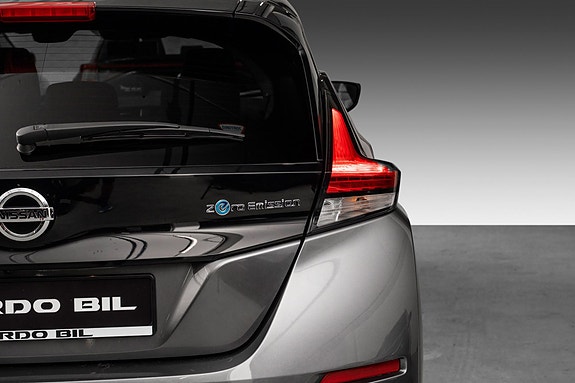 Nissan Leaf 9 of 23
