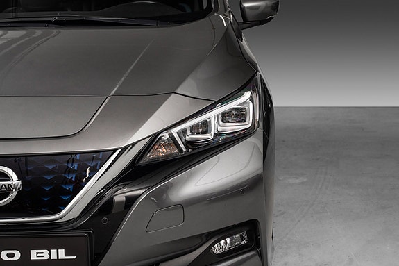 Nissan Leaf 4 of 23