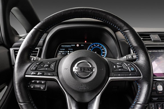 Nissan Leaf 11 of 23