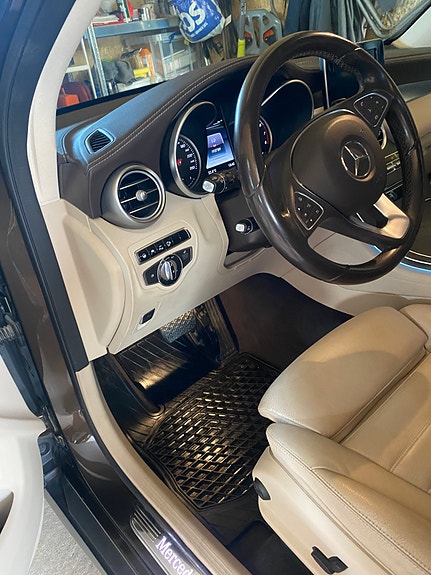 Mercedes-Benz GLC350 e 22 of 22