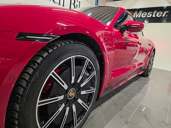 Porsche Taycan 2 of 25