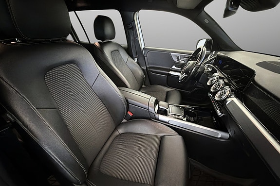 Mercedes-Benz EQB300 16 of 29