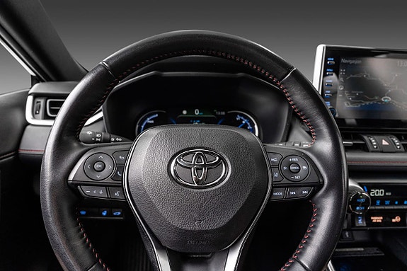 Toyota RAV4 Plug-in Hybrid 11 of 23