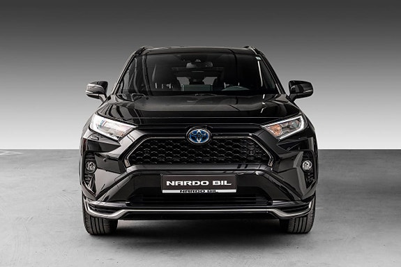 Toyota RAV4 Plug-in Hybrid 3 of 23