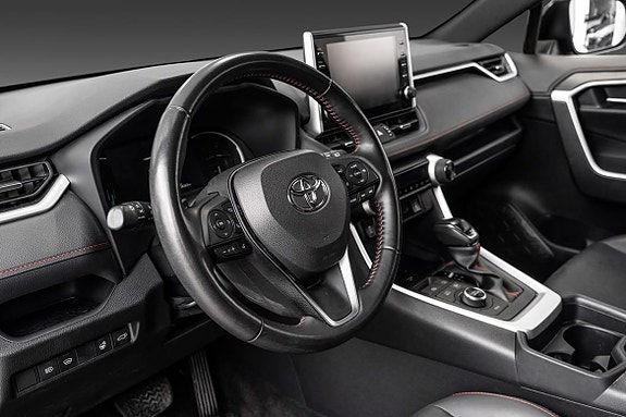Toyota RAV4 Plug-in Hybrid 18 of 23