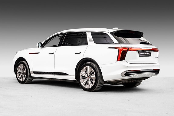 Hongqi E-HS9 5 of 28
