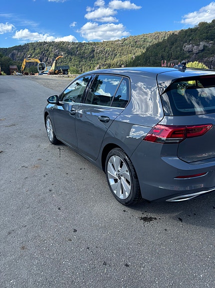 Volkswagen Golf VIII 5 of 17