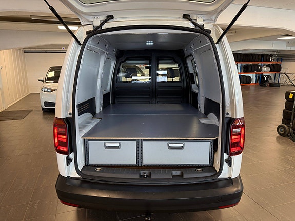 Volkswagen Caddy Maxi 18 of 26