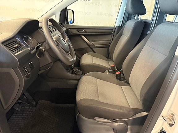 Volkswagen Caddy Maxi 16 of 26