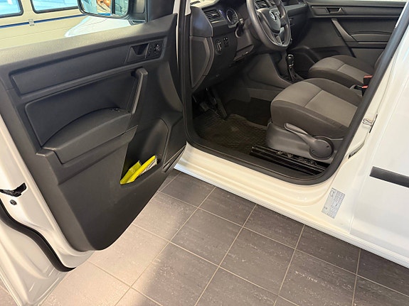 Volkswagen Caddy Maxi 22 of 26