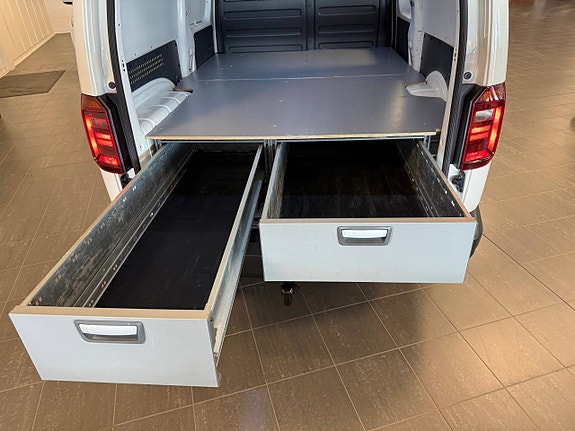 Volkswagen Caddy Maxi 19 of 26