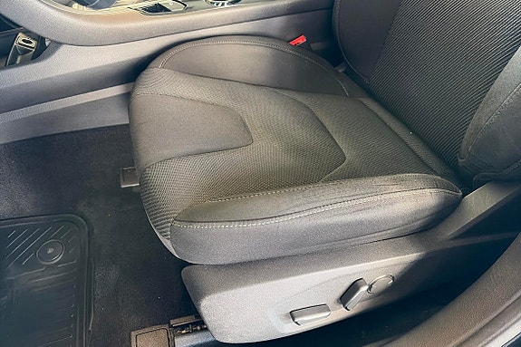Ford Mondeo 8 of 27