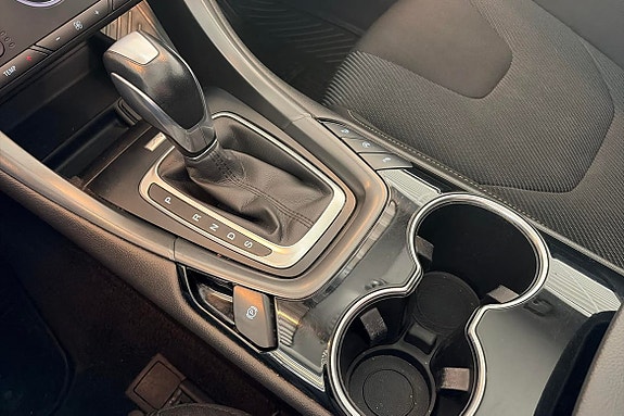 Ford Mondeo 18 of 27