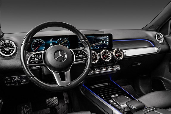 Mercedes-Benz EQB300 23 of 27